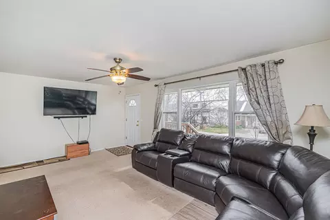 Living - 520 N Harrison St, Algonquin, IL 60102 photo 3 of 3