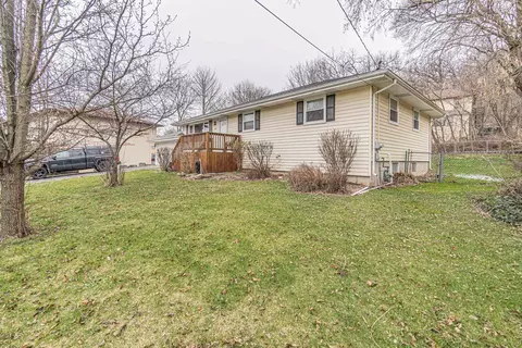 Exterior - 520 N Harrison St, Algonquin, IL 60102 photo 6 of 6