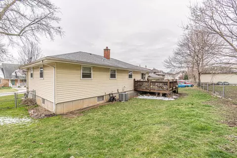 Exterior - 520 N Harrison St, Algonquin, IL 60102 photo 5 of 6