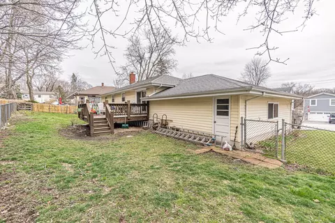 Exterior - 520 N Harrison St, Algonquin, IL 60102 photo 3 of 6