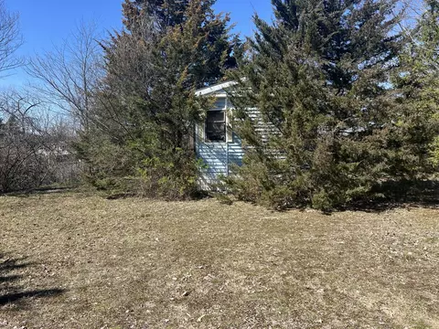 12 13 Hole In The Wall Rd, Wilmington, IL 60481