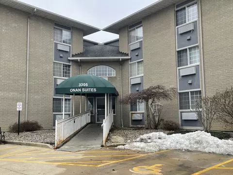 3305 Sunset Ave #128, Waukegan, IL 60087