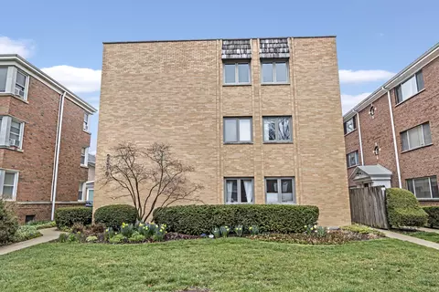 2219 Central St #1B, Evanston, IL 60201