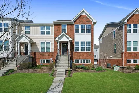 73 Nicholas W Dr, Des Plaines, IL 60016