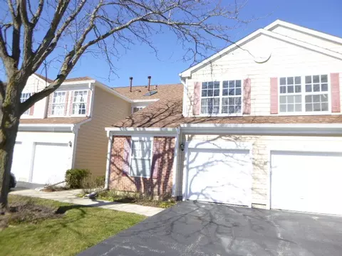 746 W Streamwood Blvd #B, Streamwood, IL 60107