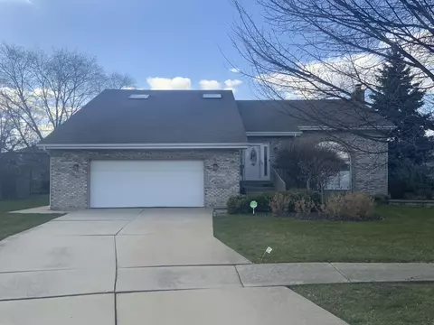 8312 Heather Ct, Tinley Park, IL 60477