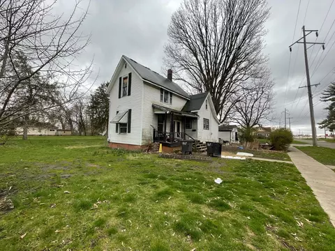 830 Griggs St, Danville, IL 61832