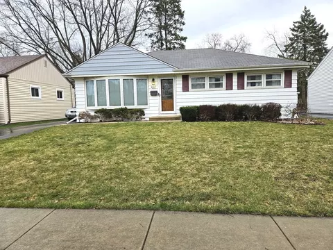 407 N Forest Ave, Mount Prospect, IL 60056