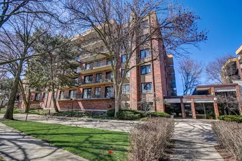9558 Gross Point Rd #206, Skokie, IL 60076