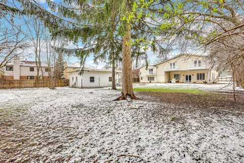 Exterior - 204 Rand Rd, Des Plaines, IL 60016 photo 5 of 5