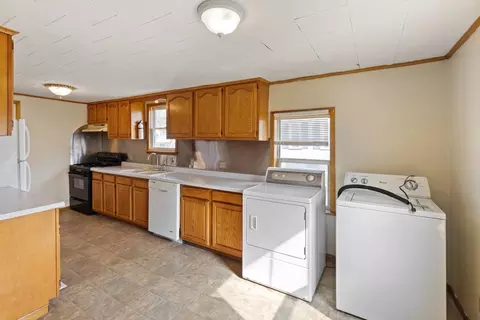 410 S Cherry St, Morrison, IL 61270 photo 9