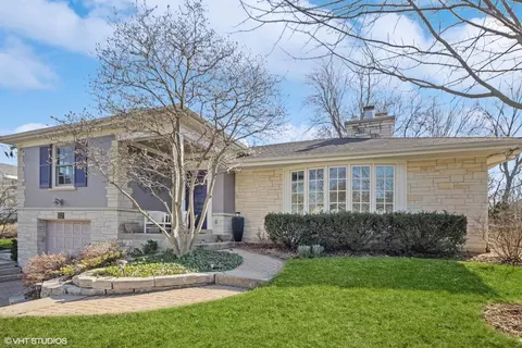 265 Sunset Ave, Glen Ellyn, IL 60137