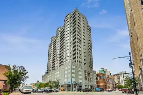 600 N Dearborn St #1412, Chicago, IL 60654