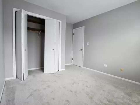Bedroom - 1754 Pickwick Ln #11, Glenview, IL 60026 photo 3 of 4