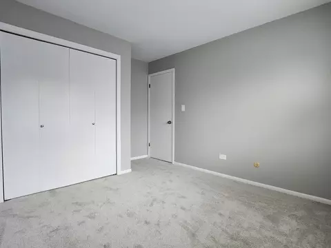 Bedroom - 1754 Pickwick Ln #11, Glenview, IL 60026 photo 2 of 4