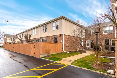 Exterior - 1754 Pickwick Ln #11, Glenview, IL 60026 photo 10 of 10