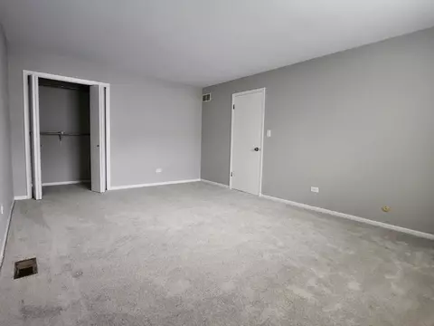 Bedroom - 1754 Pickwick Ln #11, Glenview, IL 60026 photo 4 of 4