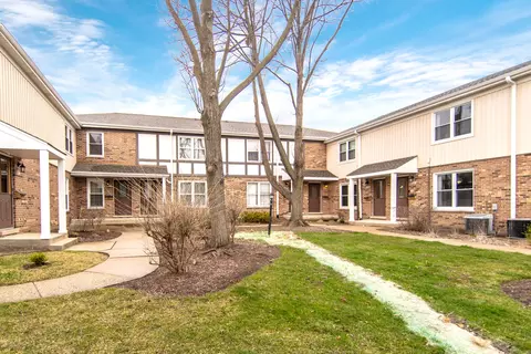Exterior - 1754 Pickwick Ln #11, Glenview, IL 60026 photo 3 of 10