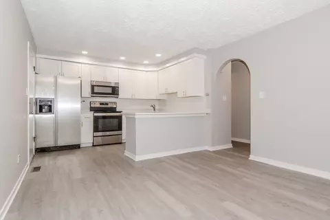 Kitchen - 1754 Pickwick Ln #11, Glenview, IL 60026 photo 1 of 4