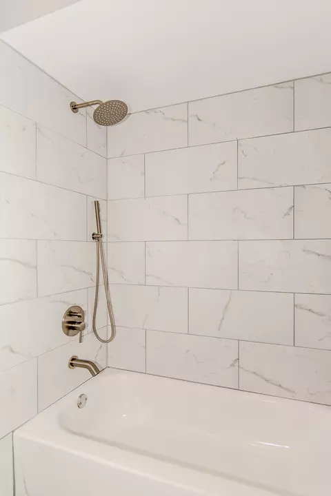 Bath - 1754 Pickwick Ln #11, Glenview, IL 60026 photo 6 of 6