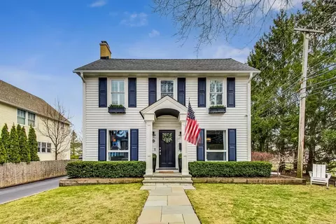 49 S June Ter, Lake Forest, IL 60045
