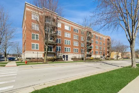 104 N Plum Grove Rd #502, Palatine, IL 60067