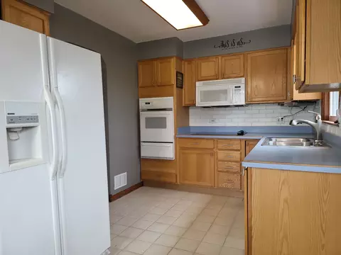 Kitchen - 1506 N Hillside Ave, Berkeley, IL 60163 photo 2 of 3