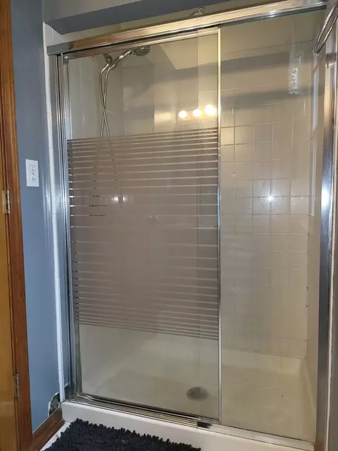 Bath - 1506 N Hillside Ave, Berkeley, IL 60163 photo 3 of 4