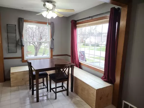 Dining - 1506 N Hillside Ave, Berkeley, IL 60163 photo 3 of 4