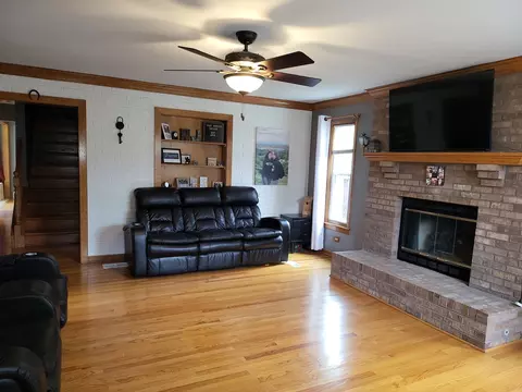 Living - 1506 N Hillside Ave, Berkeley, IL 60163 photo 2 of 3