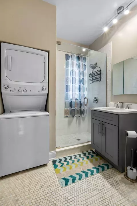 Other - 1372 E 57th St #1, Chicago, IL 60637 photo 4 of 5