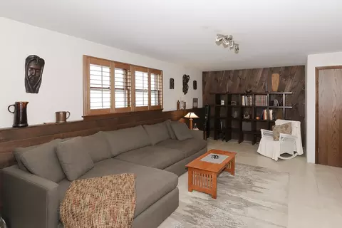 Living - 333 S Oak St, Itasca, IL 60143 photo 6 of 7