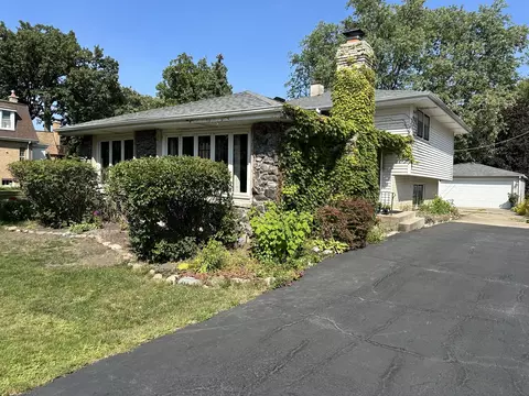 333 S Oak St, Itasca, IL 60143