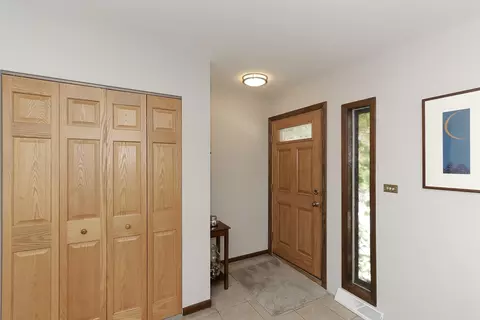 Entry Way - 333 S Oak St, Itasca, IL 60143 photo 1 of 1