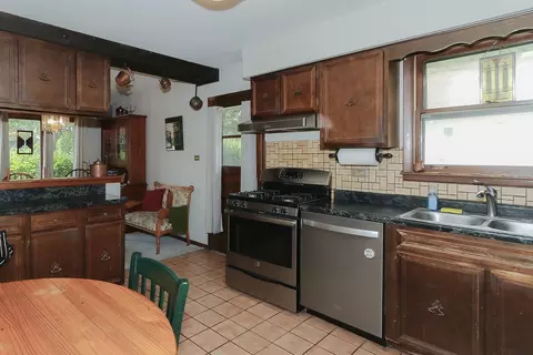 Kitchen - 333 S Oak St, Itasca, IL 60143 photo 1 of 3