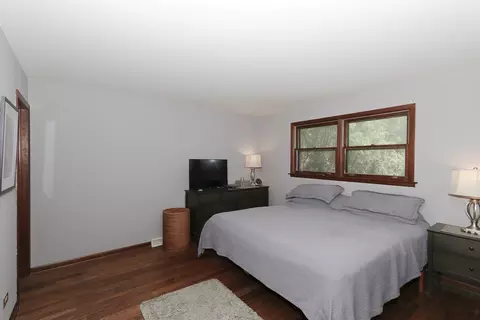Bedroom - 333 S Oak St, Itasca, IL 60143 photo 2 of 3