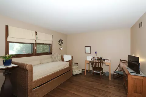Living - 333 S Oak St, Itasca, IL 60143 photo 7 of 7