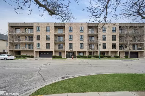 724 12th St #209, Wilmette, IL 60091