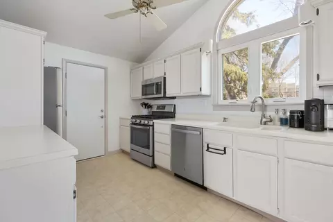 Kitchen - 1047 Longaker Rd, Northbrook, IL 60062 photo 2 of 2