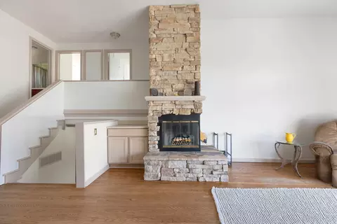 Living - 1047 Longaker Rd, Northbrook, IL 60062 photo 3 of 4