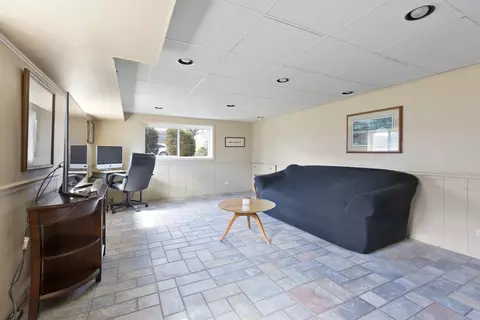 Dining - 1047 Longaker Rd, Northbrook, IL 60062 photo 3 of 3