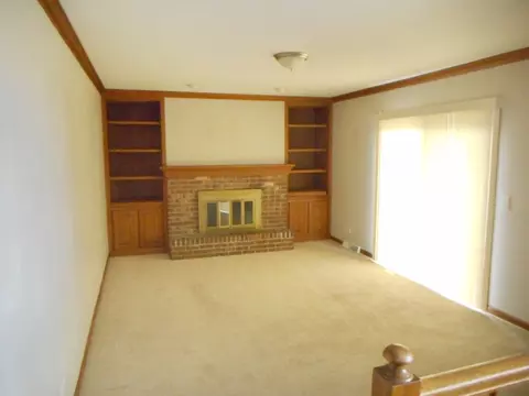532 Shenandoah Trl, Elgin, IL 60123 photo 2