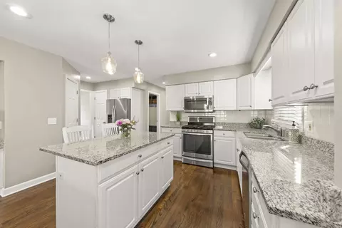 Kitchen - 25 W561 Jerome Ave, Wheaton, IL 60187 photo 2 of 5