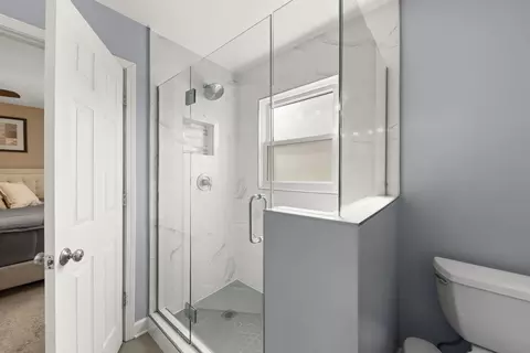Bath - 25 W561 Jerome Ave, Wheaton, IL 60187 photo 4 of 5