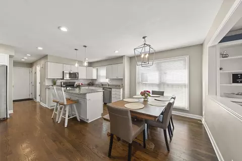 Dining - 25 W561 Jerome Ave, Wheaton, IL 60187 photo 3 of 3