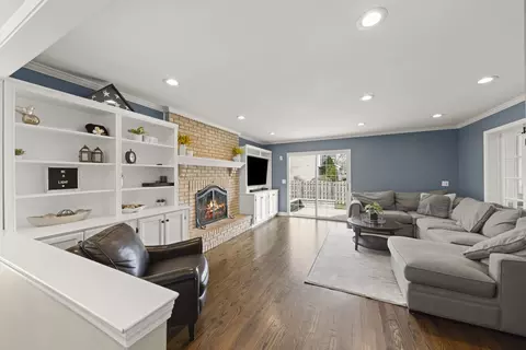 Living - 25 W561 Jerome Ave, Wheaton, IL 60187 photo 1 of 3
