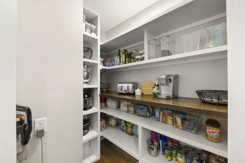 Kitchen - 25 W561 Jerome Ave, Wheaton, IL 60187 photo 5 of 5