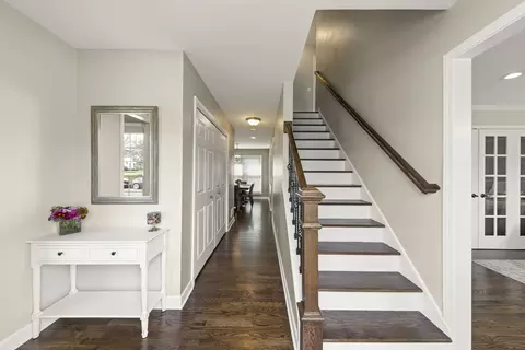 Entry Way - 25 W561 Jerome Ave, Wheaton, IL 60187 photo 1 of 3