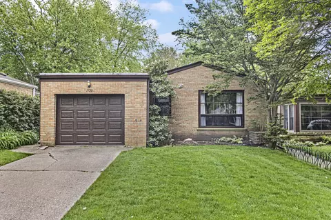 1720 Brummel St, Evanston, IL 60202