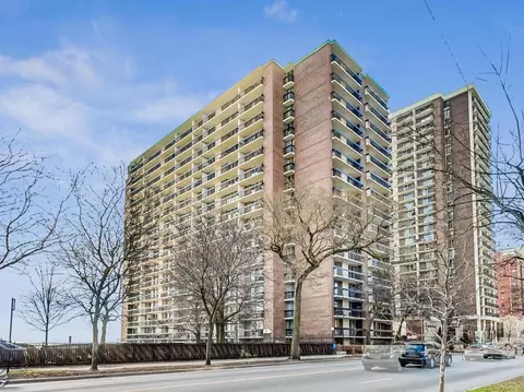 5901 N Sheridan Rd #13F, Chicago, IL 60660